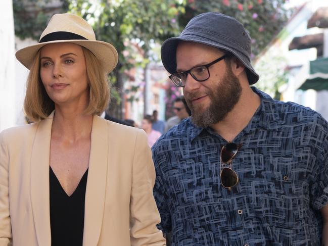 Charlotte Fields (CHARLIZE THERON) and Fred Flarsky (SETH ROGEN) in LONG SHOT.  Photo Credit: Hector Alvarez.