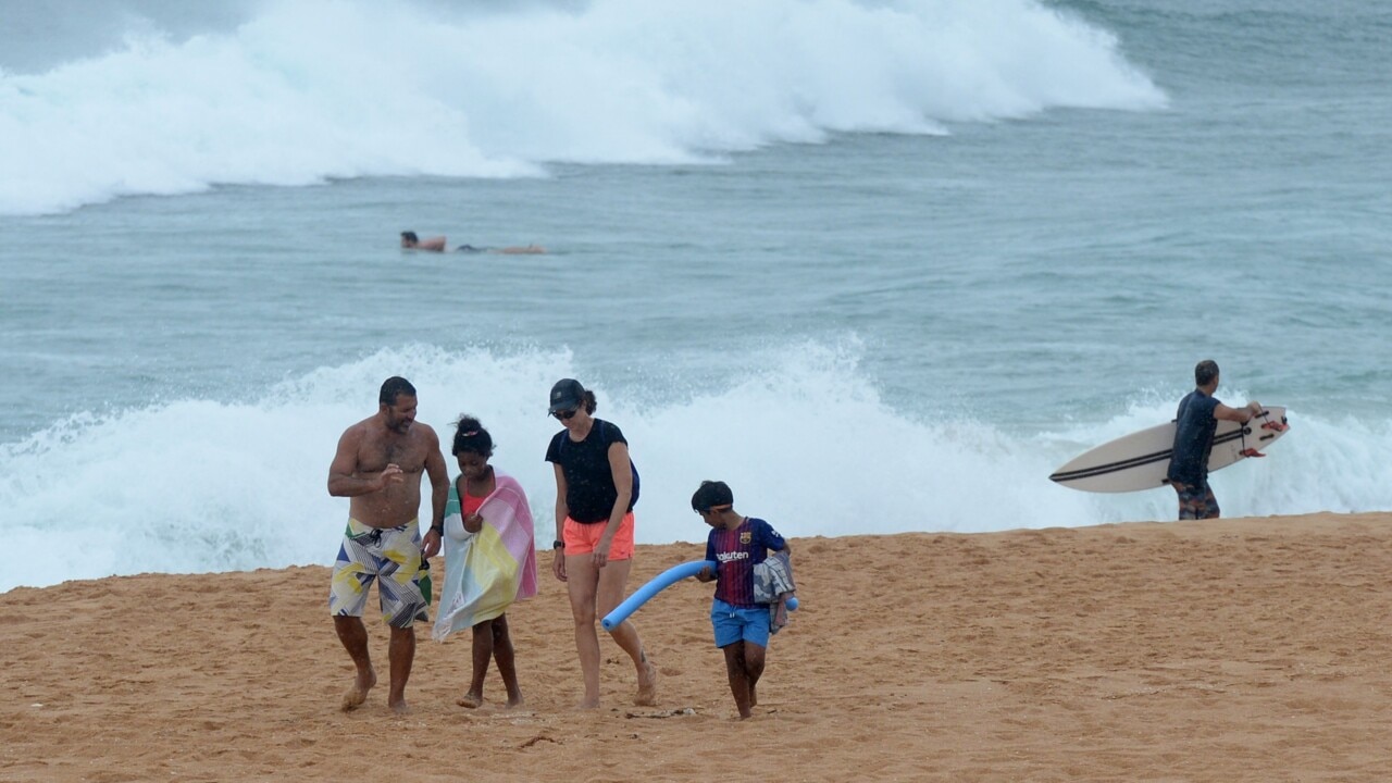 Sydney's Northern Beaches declared a national hotspot: Health minister 