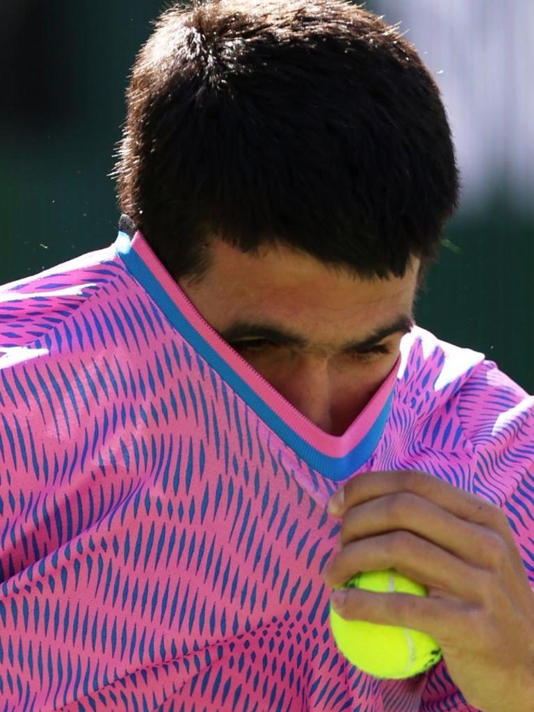 Alcaraz was ducking for cover. Photo: Getty Images