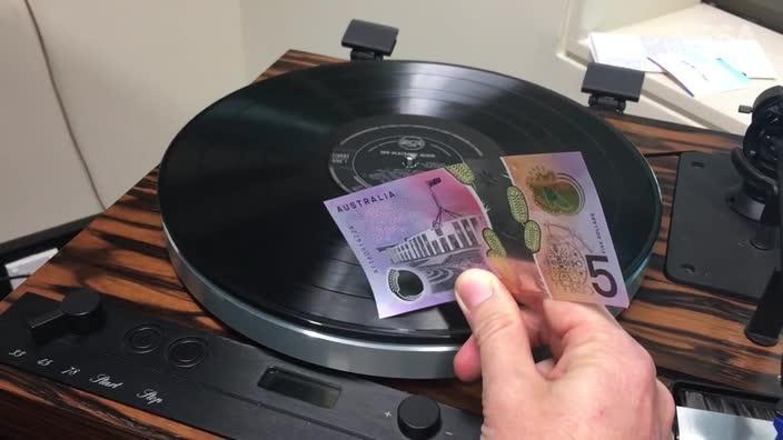 New $5 note's amazing musical trick!