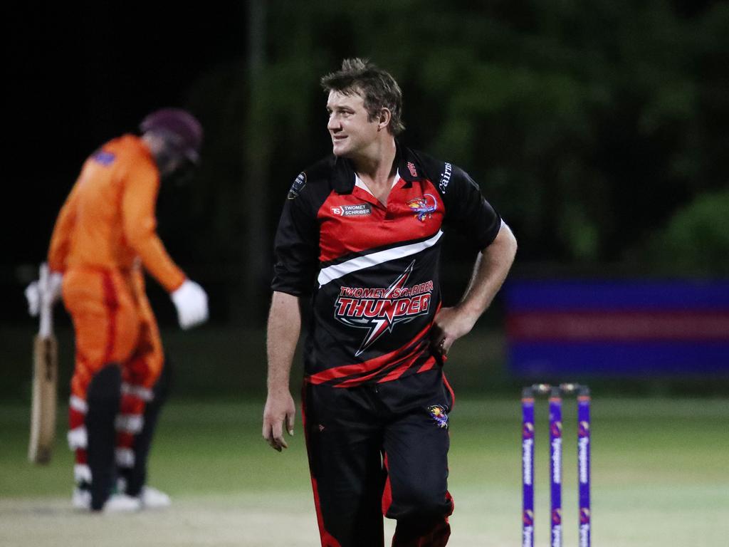 Photo Gallery: Barrier Reef Big Bash grand final match: Badger vs ...