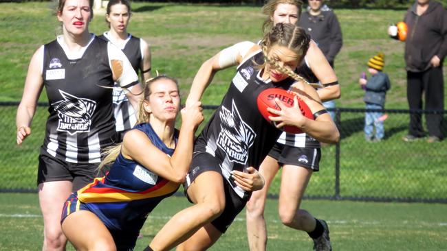 Ivanhoe’s Sarah Kerr breaks a Tiger tackle. Picture: Phil Skeggs