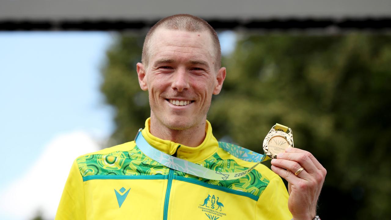 Rohan Dennis celebrates with a gold medal at the 2022 Commonwealth Games. Photo by Alex Livesey/Getty Images.