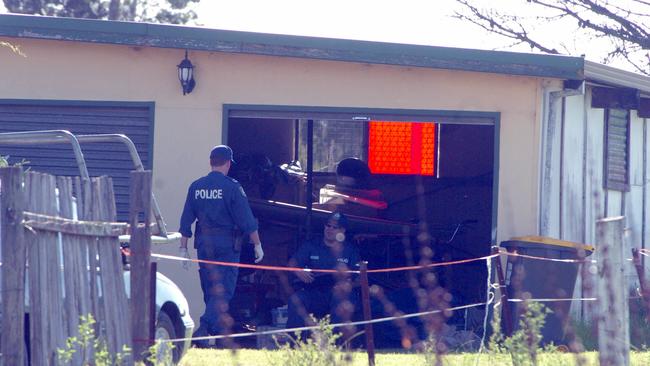 Police looked for evidence at the house where Kim Snibson lived in Calymea Street, Nowra.