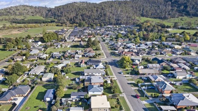 Hadspen on the South Esk River, a 15-minute drive from Launceston, has seen median rent for houses rise $100 in the 12 months to February 1, 2023. Picture: REA Group/ Parry Property