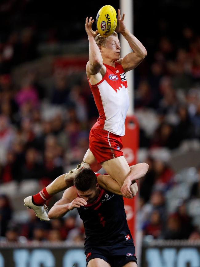 Heeney plucking it from the sky. Picture: AFL Media