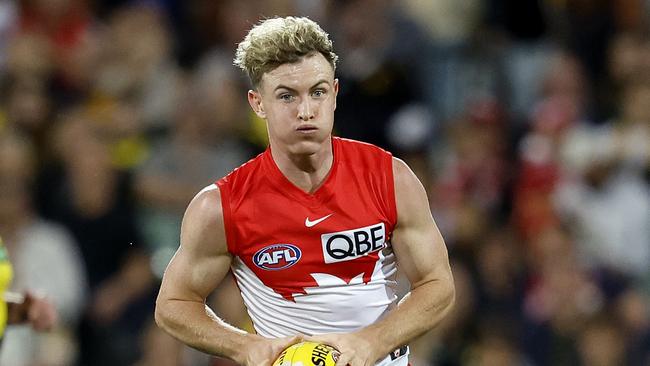 Chad Warner during AFL Gather Round match between the Sydney Swans and Richmond at the Adelaide Oval on 14 April, 2023. Photo by Phil Hillyard(Image Supplied for Editorial Use only - **NO ON SALES** - Â©Phil Hillyard )