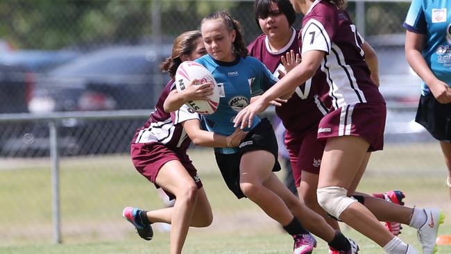 GIRL’S GOT SKILLS: Jayrahni Nicholls playing for the Gordonvale U16s in the Pat Bailey Plate girls' rugby league tournament. Picture: BRENDAN RADKE