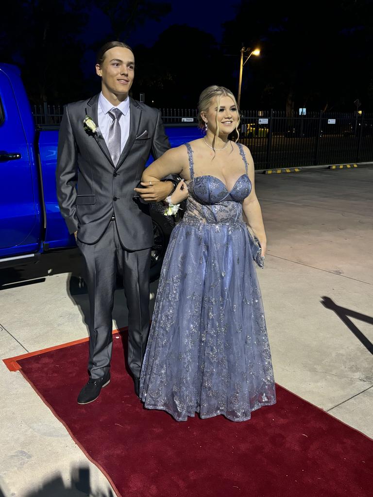 Maryborough State High School students arriving at their formal.