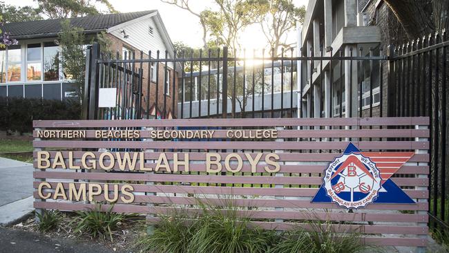 The phone ban at Balgowlah Boys’ Campus at Balgowlah is likely to extend to years 11 and 12 in 2023. (AAP IMAGE / Troy Snook)