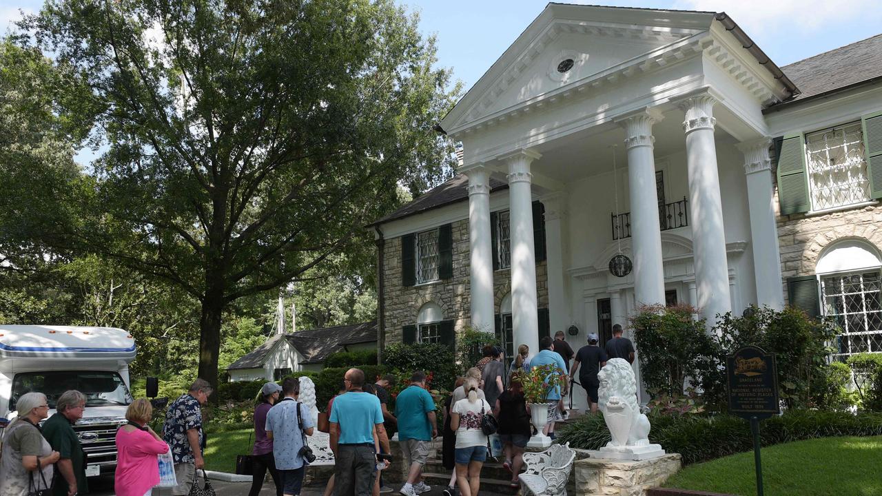 A judge in Tennessee on May 22 temporarily halted a foreclosure sale of Graceland, the historic home of Elvis Presley in the southern US state. Photo: Mandel Ngan / AFP.