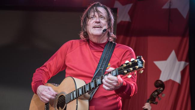 Murray Cook reuniting with the Wiggles during the Concert For Bushfire Relief. Picture: Flavio Brancaleone