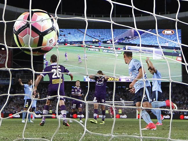Tahs won’t pitch in to help Sky Blues’ title bid