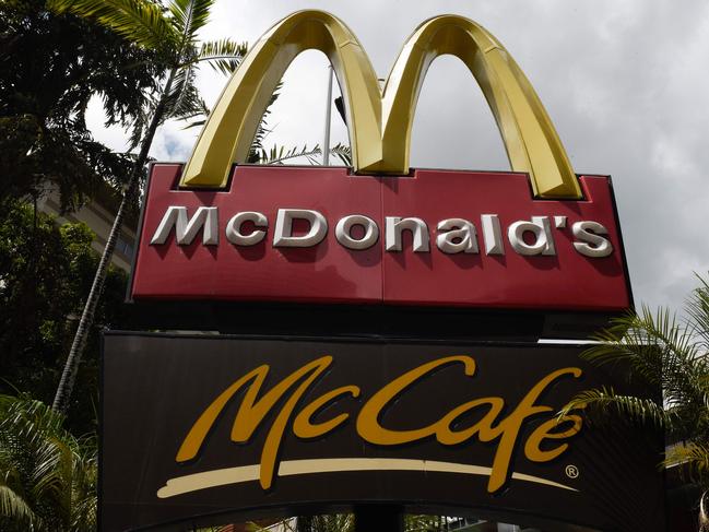 Picture of the logo of food chain McDonald's, taken in Caracas on September 2, 2018. - McDonalds closed down several of its restaurants in Venezuela. Venezuela's economy has collapsed into chaos under President Nicolas Maduro since 2013, with falling oil prices leading to chronic shortages of food and medicine and hundreds of thousands of people fleeing the country. (Photo by Federico PARRA / AFP)