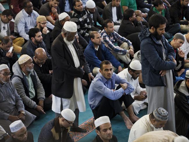 How the East London mosque is fighting Islamic State, discouraging ...