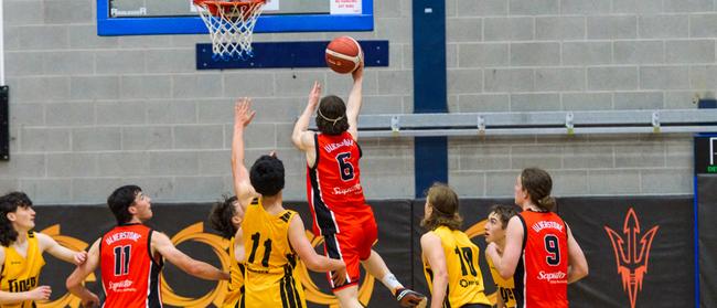 Ulverstone’s Ty Withers drives to the basket. Picture: Simon Sturzaker Photography.