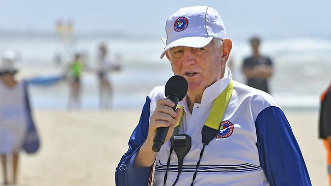 Phil McGibbon on th beach at Kurrawa commentating at the Aussies in 2019. Picture: Harvpix