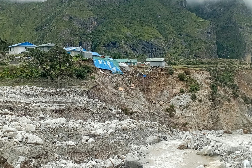 Nepalis fear more floods as climate change melts glaciers