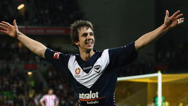 MELBOURNE, AUSTRALIA - OCTOBER 08: Robbie Kruse of the Victory celebrates kicking a goal during the round nine A-League match between the Melbourne Heart and the Melbourne Victory at AAMI Park on October 8, 2010 in Melbourne, Australia. (Photo by Quinn Rooney/Getty Images)