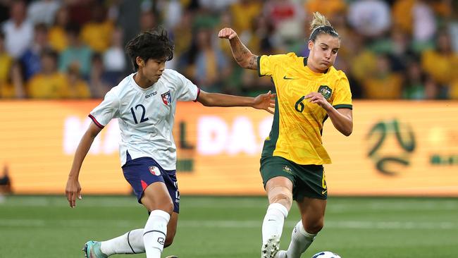 Chloe Logarzo (right) in action prior to the injury. (Photo by Robert Cianflone/Getty Images)