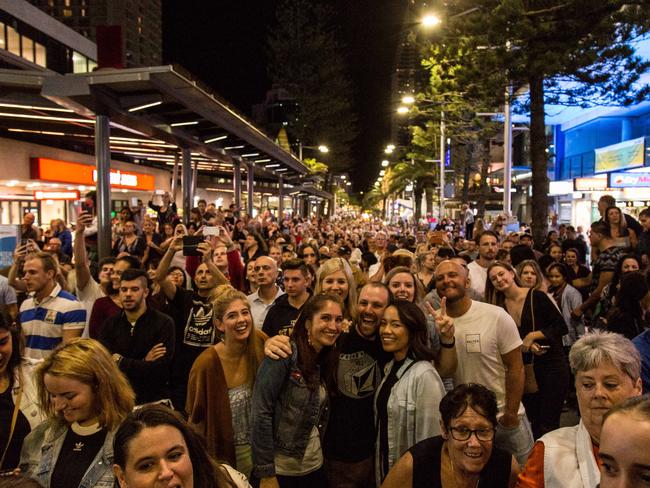 Fans in Cavill Mall, Surfers Paradise, enjoy free shows by Jimmy Barnes and Daryl Braithwaite. Picture: Surfersparadise.com