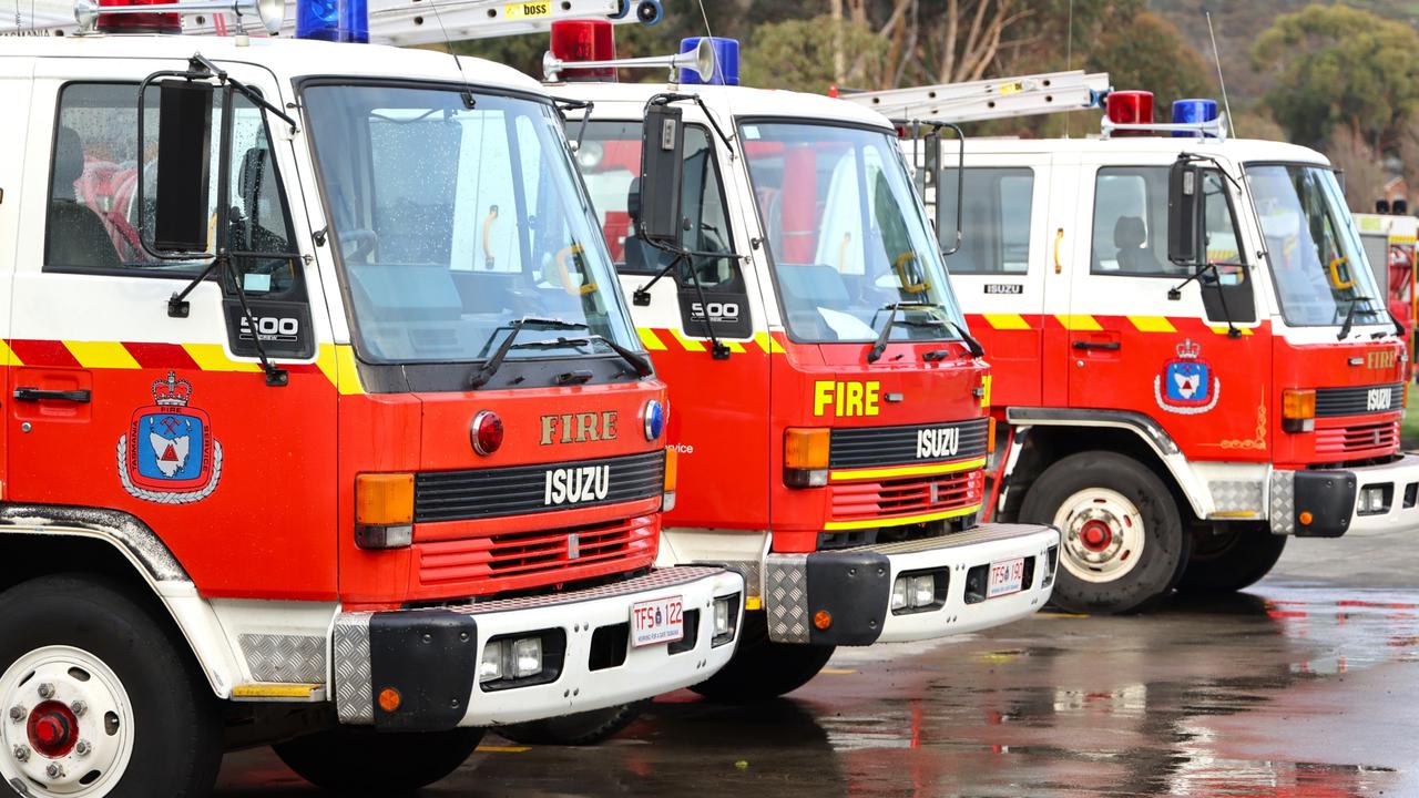 Alarm alerts crews to building fire at Kingston