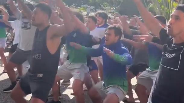 Warriors players farewell Roger Tuivasa-Sheck with a haka.