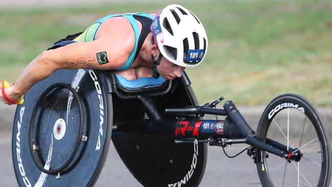 Lauren Parker racing at the Oceania championships. Pic: Con Chronis/Triathlon Australia