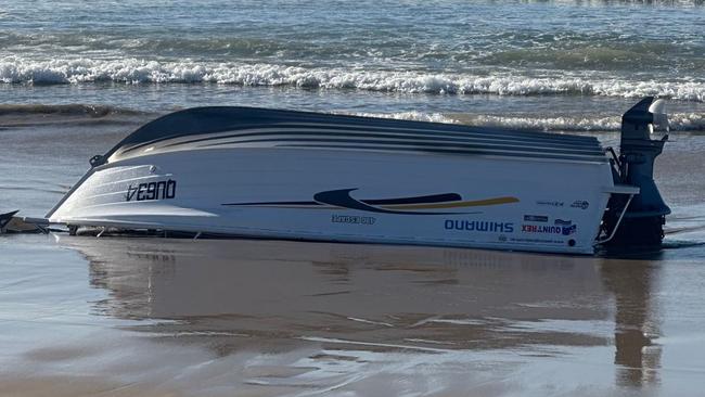 The boat reportedly capsized when hit by a wave at Barwon Heads (Twitter/X-@reardon_shaun).