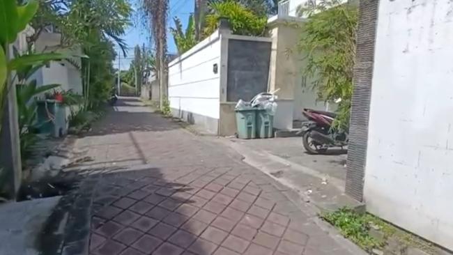 The laneway where Lamar Ahchee was arrested by about seven police officers on Thursday