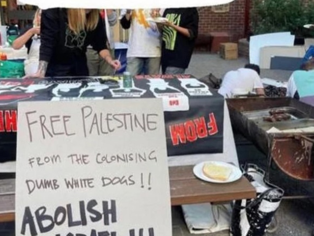 Attendees made pro-Palestine banners that members of Melbourne's Jewish community say are anti-Semitic.