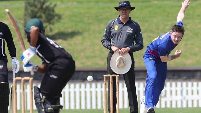 Brodie Symons, bowling here for Frankston in Victorian Premier Cricket, was among the Blaze’s best bowlers. Picture: David Crosling