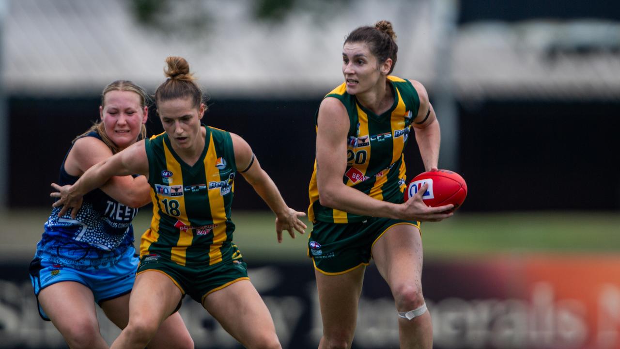 Jasmyn Hewett playing for PINT in the 2023-24 NTFL season. Picture: Pema Tamang Pakhrin