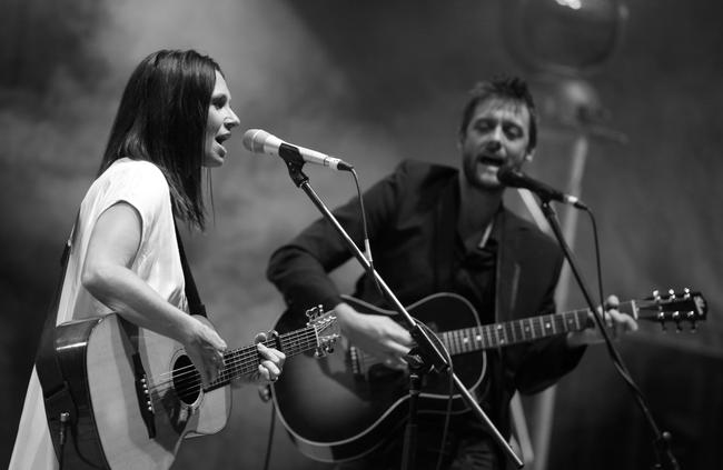 Chambers and then husband Shane Nicholson perform a free concert in Tamworth 2013. The concert was originally planned outside the Central Hotel where Chambers first busked but due to overwhelming demand the concert had to be moved to a bigger venue.