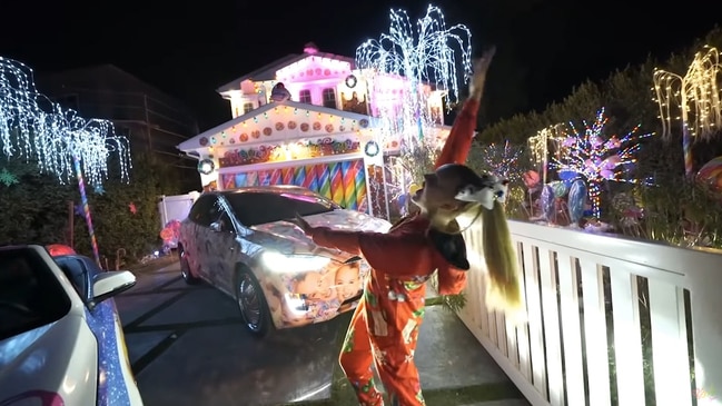 Jojo Siwa Tours Her House Christmas Decorations And They Re Amazing Video Kidspot