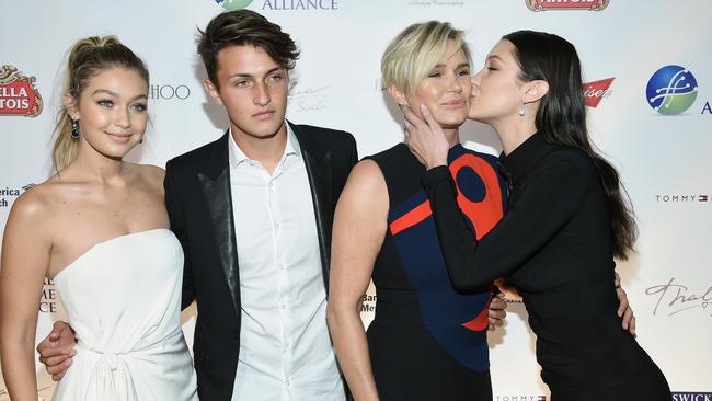 Gigi, Anwar and Bella Hadid with their gorgeous mum Yolanda. Picture: Dimitrios Kambouris/Getty Images for Global Lyme Alliance)