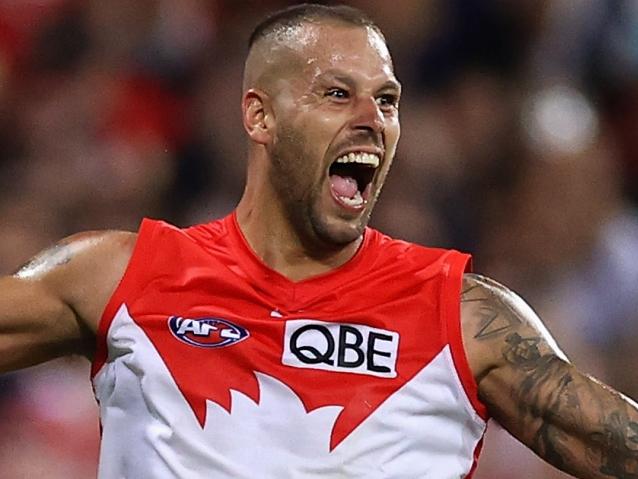 *APAC Sports Pictures of the Week - 2022, March 28* - SYDNEY, AUSTRALIA - MARCH 25: LanceÃÂ Franklin of the Swans celebrates kicking his 1000th AFL goal during the round two AFL match between the Sydney Swans and the Geelong Cats at Sydney Cricket Ground on March 25, 2022 in Sydney, Australia. (Photo by Cameron Spencer/Getty Images)