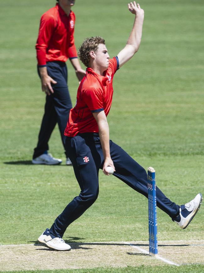 James Mann bowls for Cranbrook School.