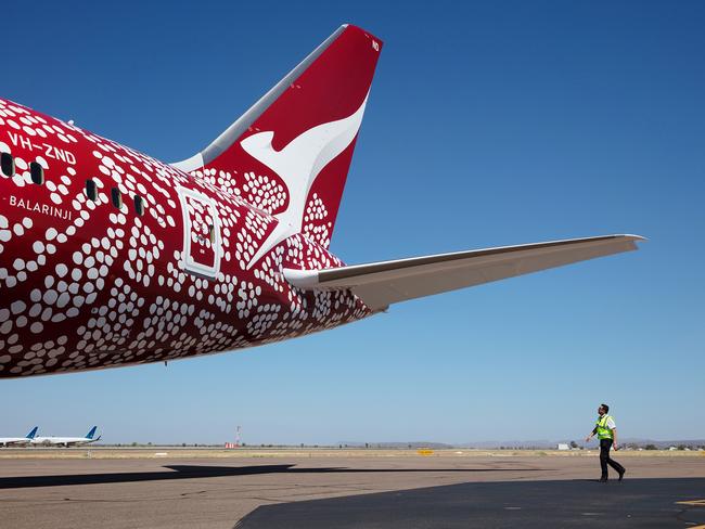 ALICE SPRINGS, 2 MARCH 2018 – Qantas’ newest Boeing 787-9 Dreamliner, which features a unique Indigenous livery, touched down in Alice Springs today. Picture: Qantas
