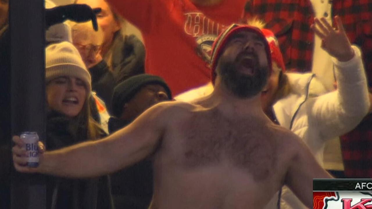 Jason Kelce celebrates the touchdown.