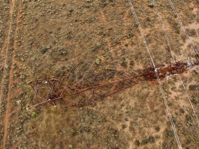 3.5km section of transmissions lines in the Broken Hill region were damaged in severe storms leaving towns without power.