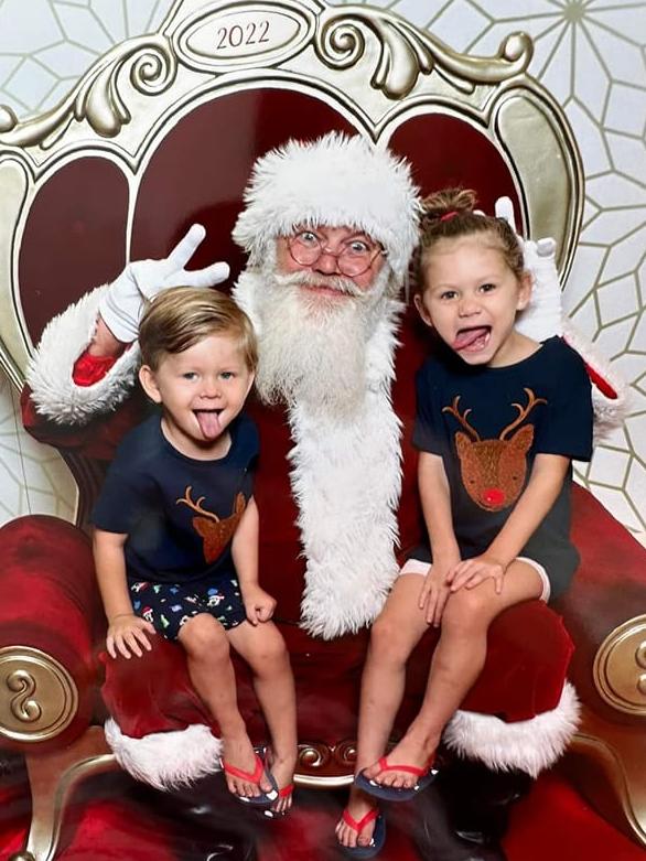 Hunter and Indi Bugg with Santa: Hinkler Centre 2022 - Bundaberg. Sent in by Calleja Gruetzner.