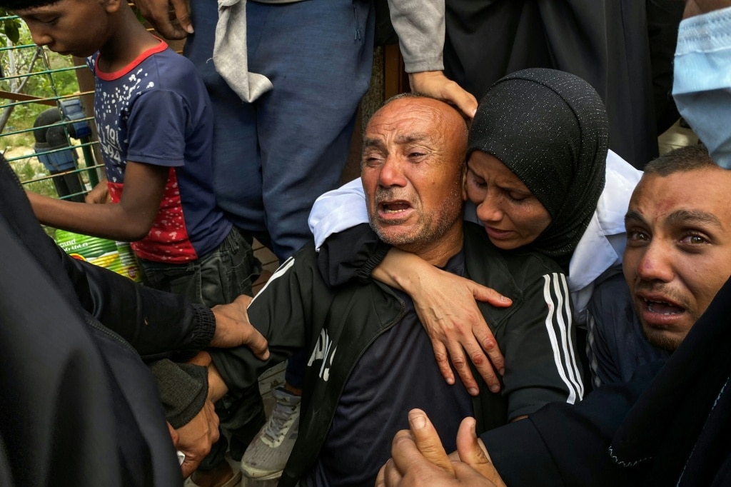 US-backed Gaza aid centres to close temporarily after 27 killed
