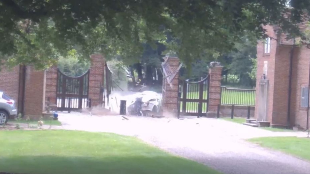 Mad footage of crash at UK PM’s house