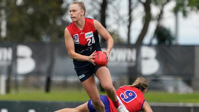 Sarah Lampard on the move for the Demons. Picture: Valeriu Campan
