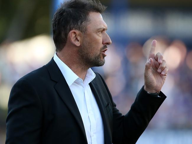 PERTH, AUSTRALIA - OCTOBER 13: Tony Popovic, head coach of the Glory looks on during the round one A-League match between Perth Glory and Brisbane Roar at HBF Park on October 13, 2019 in Perth, Australia. (Photo by Paul Kane/Getty Images)