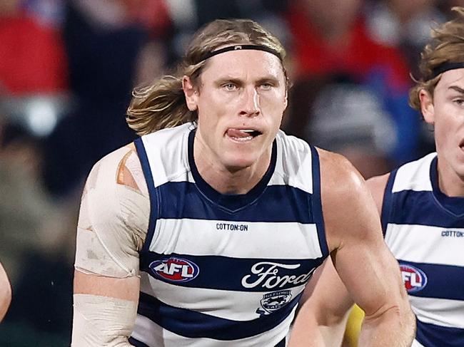 ADELAIDE, AUSTRALIA - APRIL 06: Mark Blicavs of the Cats in action during the 2024 AFL Round 04 match between the Western Bulldogs and the Geelong Cats at Adelaide Oval on April 06, 2024 in Adelaide, Australia. (Photo by Michael Willson/AFL Photos via Getty Images)