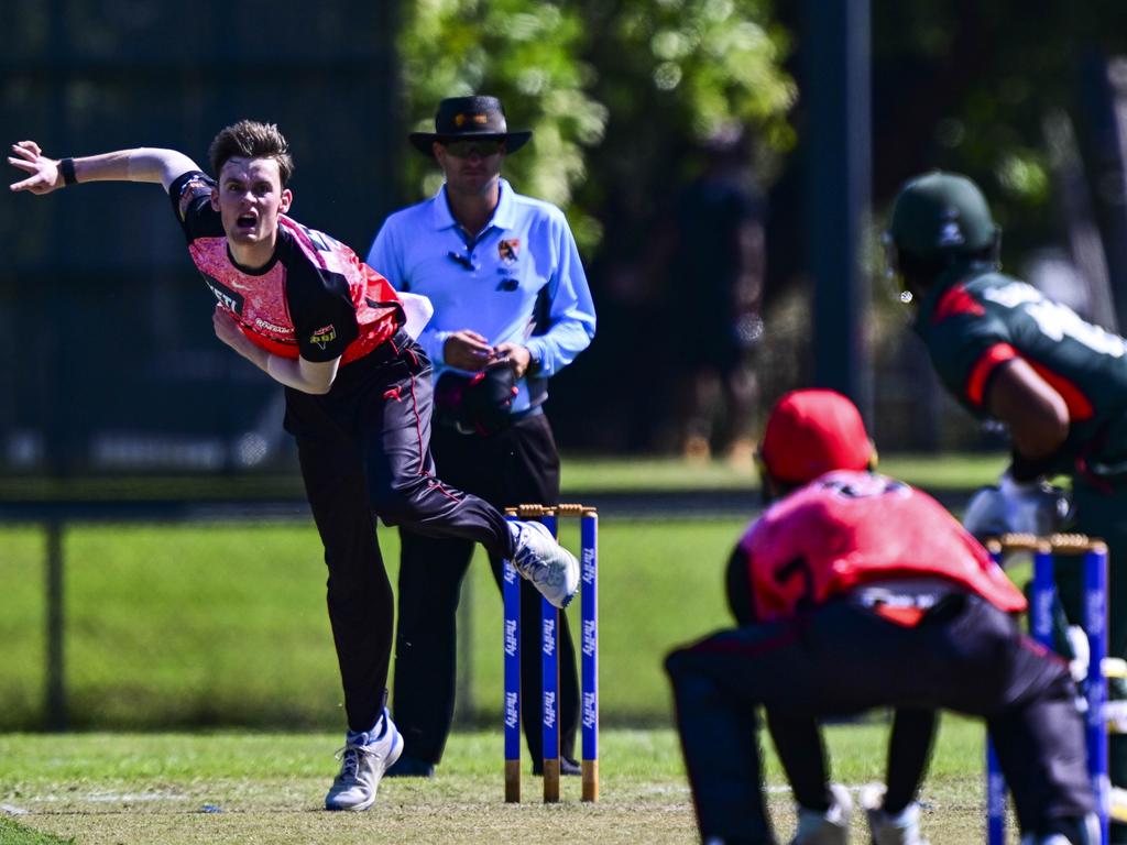 Geelong product Callum Stow bowls against Bangladesh for the Melbourne Renegades Academy. Picture: NT Cricket.