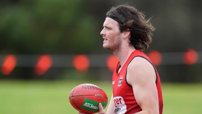 About 4 per cent of coaches have jumped off Dylan Roberton after he scored 26 points in Round 1.