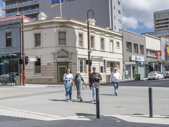 Hobart City Council multiple pedestrian scramble crossings Murray and Collins Street. Picture: Caroline Tan